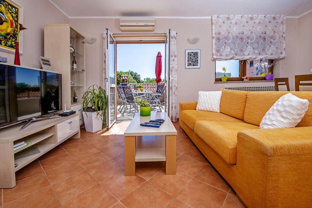 Apartments Karmen โรวีน ภายนอก รูปภาพ