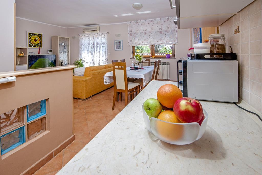 Apartments Karmen โรวีน ภายนอก รูปภาพ