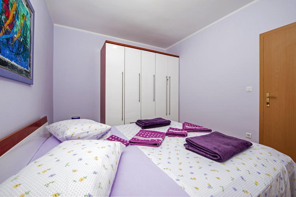 Apartments Karmen โรวีน ภายนอก รูปภาพ
