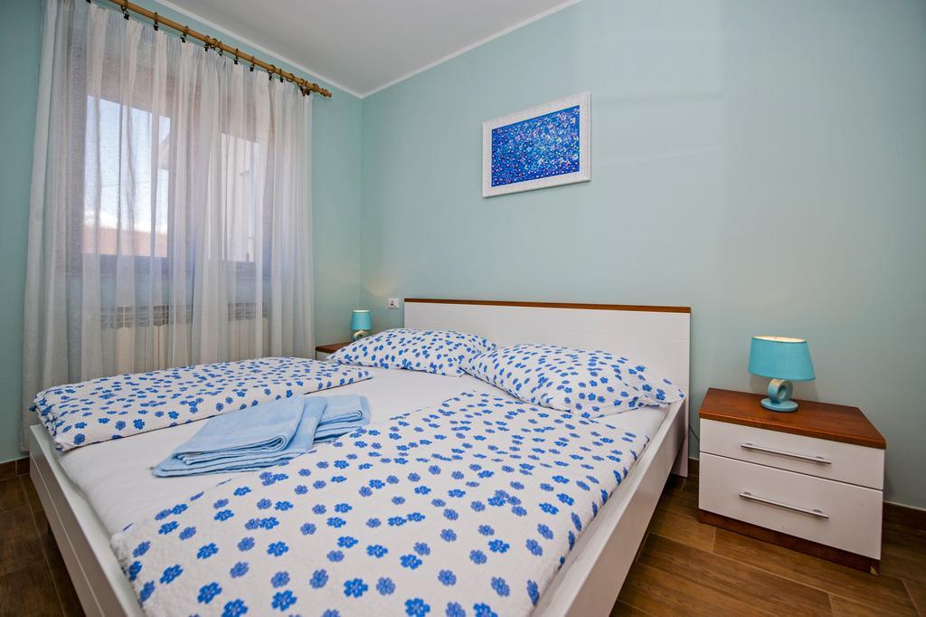 Apartments Karmen โรวีน ภายนอก รูปภาพ