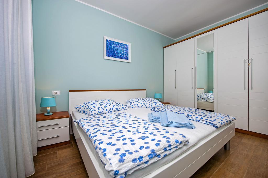 Apartments Karmen โรวีน ภายนอก รูปภาพ