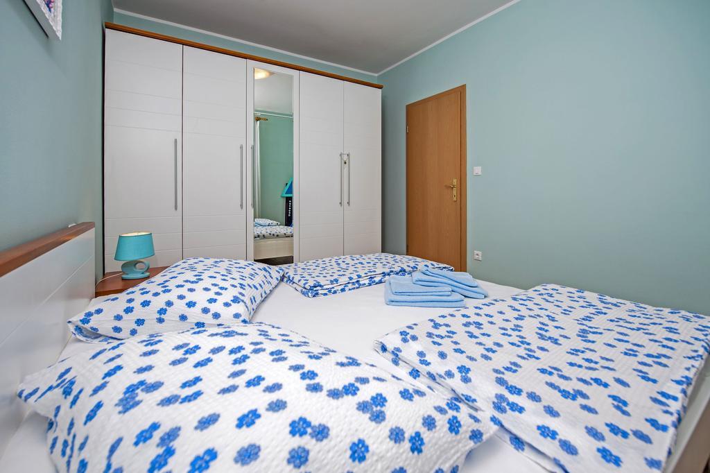 Apartments Karmen โรวีน ภายนอก รูปภาพ