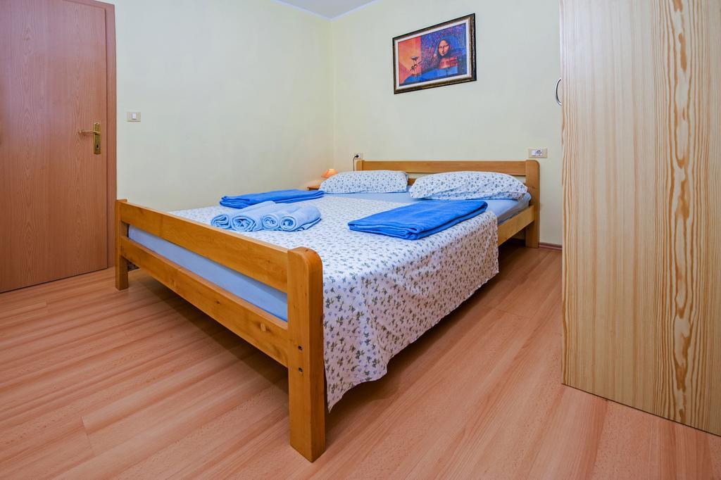 Apartments Karmen โรวีน ภายนอก รูปภาพ
