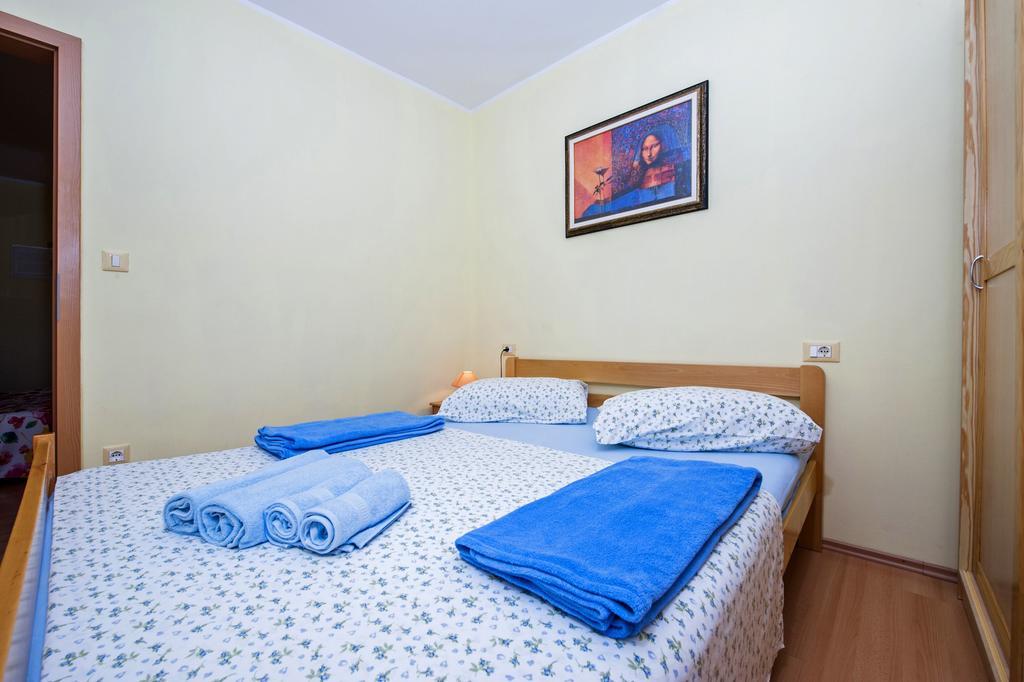 Apartments Karmen โรวีน ภายนอก รูปภาพ